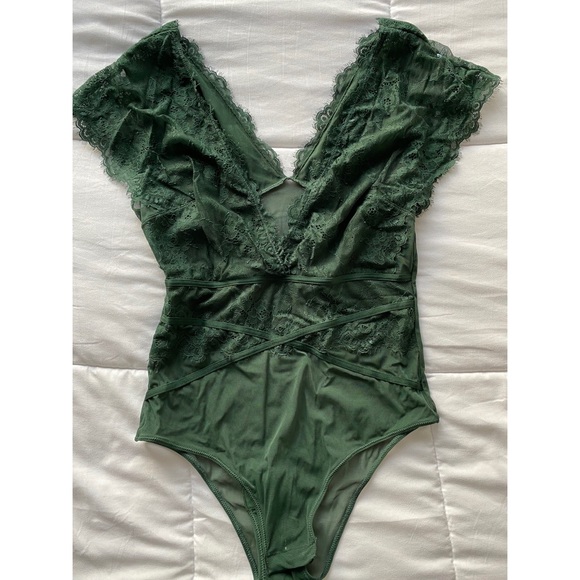 Primark Other - 🌟NWT🌟 green bodysuit 💚